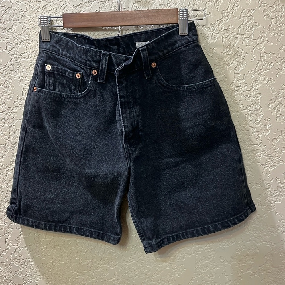 Levi’s 550 black denim shorts
